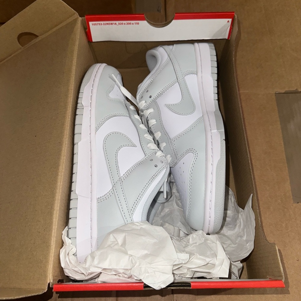 Women’s Nike Dunk Low Photon Dust size 9w